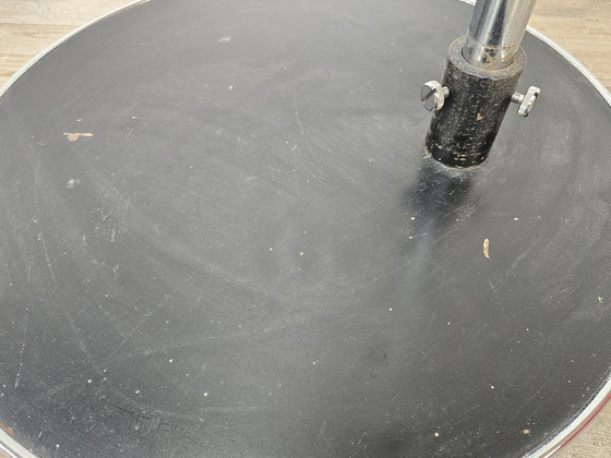 Image 1 of Lampada da terra anni '70 in metallo e vetro bianco