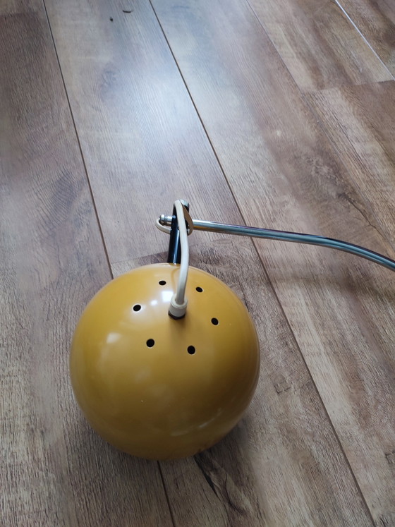 Herda Space Age Eyeball booglamp wandlamp mosterdgeel okergeel '70 – Wandlampen, Metal, Chrome (photo 7 of 15)