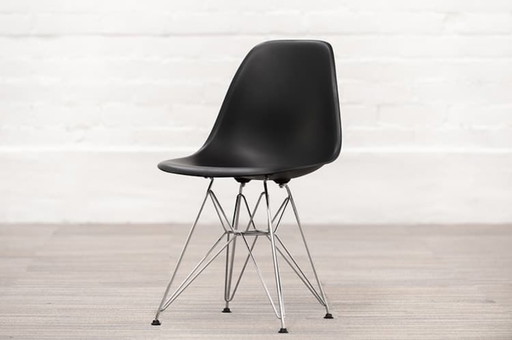 Chaise Vitra Eames en plastique DSR Club