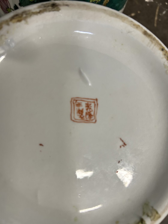 Image 1 of Paar grote chinese gemberpotten Famille Rose 32cm