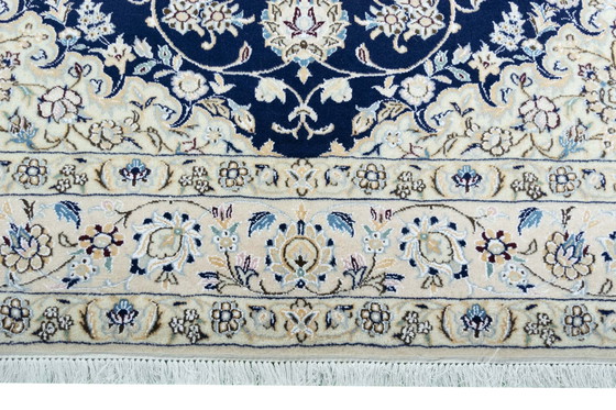 Image 1 of Nain 9LA - Handgeknoopt oosters tapijt met zijde - 210 x 162 cm - Elegante blauwtinten