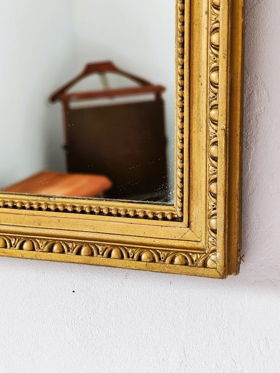 Antieke spiegel met verguld en gevormd houten frame. – Wood (photo 4 of 13)