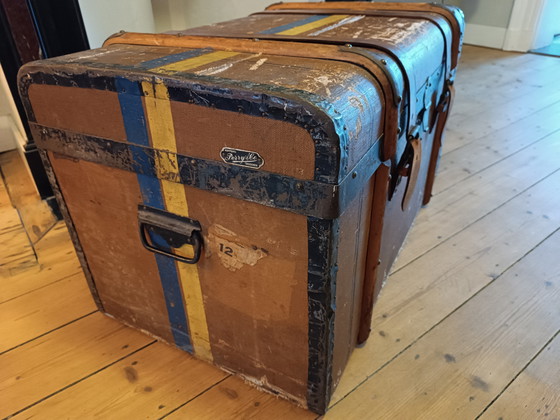 Image 1 of Trunk - Side table - Coffee table