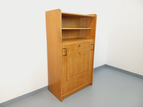 Image 1 of Vintage eikenhouten boekenkast uit de jaren 60 met bijzettafel