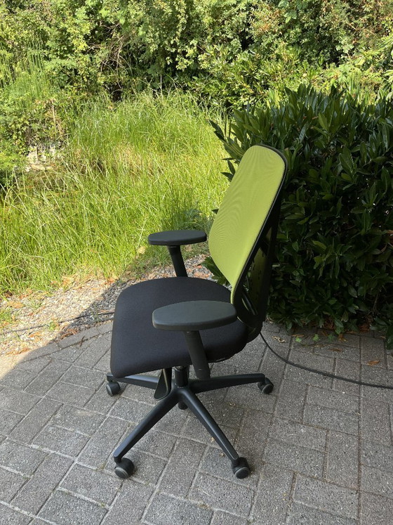 Giroflex 353 - Bürostuhl, gebraucht, mit Netzgewebe-Rückenlehne, Stuhl 3 – Bürostühle, Textile, Metal (photo 2 of 6)