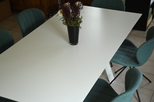 1x Arki dining table + 6x OMG Zuiver chair