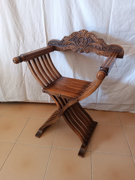 Elegante Savonarola Stühle im mittelalterlichen Stil - Italien 1940