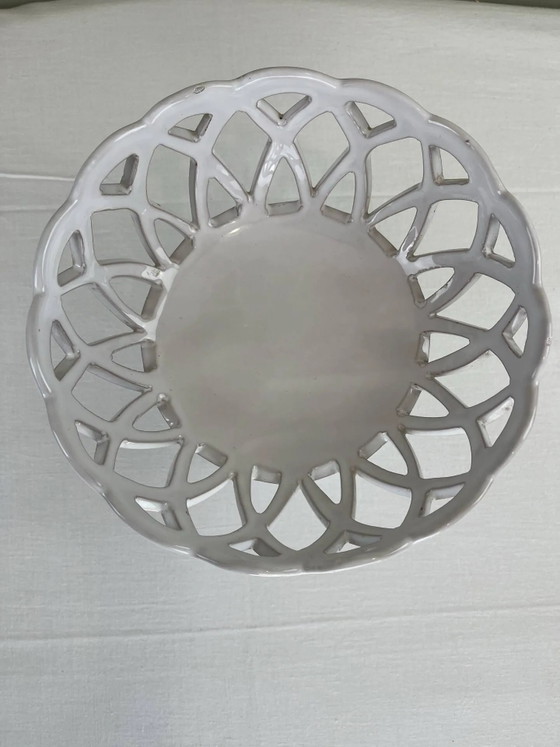 Opengewerkte fruitschaal gesigneerd Lallier uit Moustier – Schalen, Porcelain (photo 5 of 9)