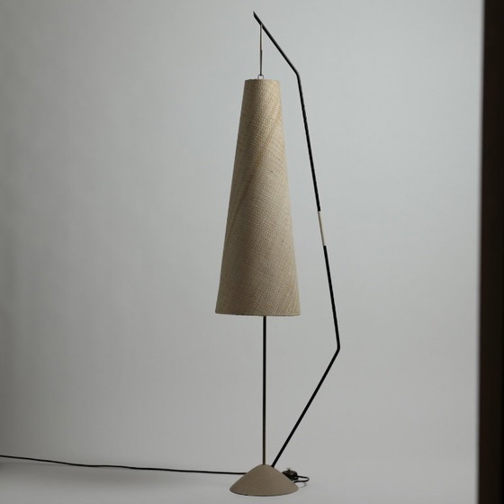 Rare Lampadaire Kaiser Leuchten avec abat-jour en fibre tressée, Allemagne, années 1950 – Wicker, Brass (photo 2 of 16)