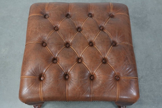 Image 1 of Elegante reposapiés Chesterfield de piel de vacuno