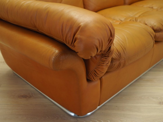 Image 1 of Oranje leren bank, Space Age ontwerp, jaren 1960, productie: Italië