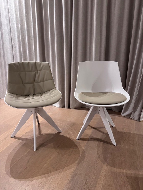 Image 1 of 4 chaises MDF Italia Flow