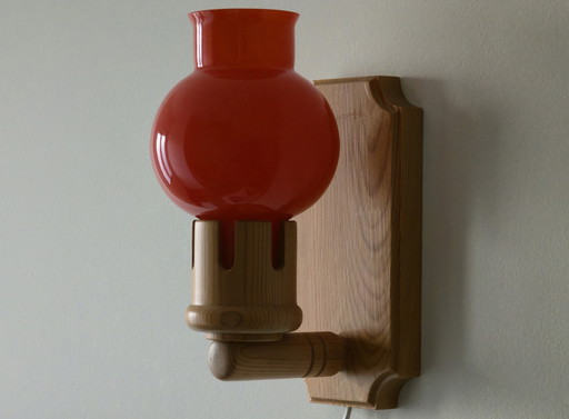 1970s Danish Mid-Century VITRIKA Trælampet Wood Wall Light — Scandinavian Vintage Wall Lamp With Orange Pressed Glass.