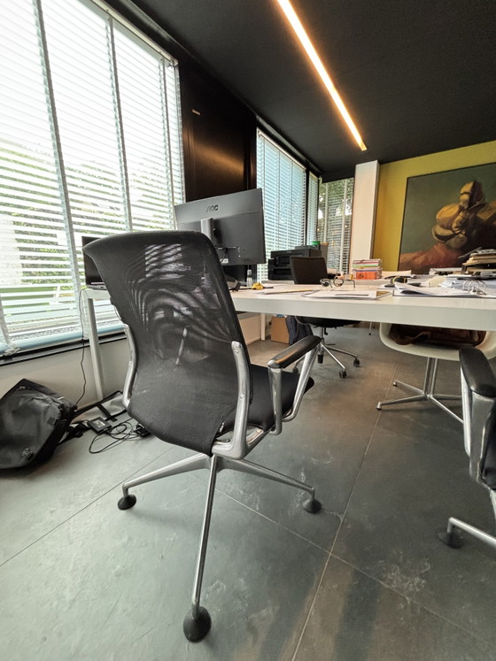 Image 1 of 2x Vitra Schreibtisch-/Konferenzstuhl Medachair