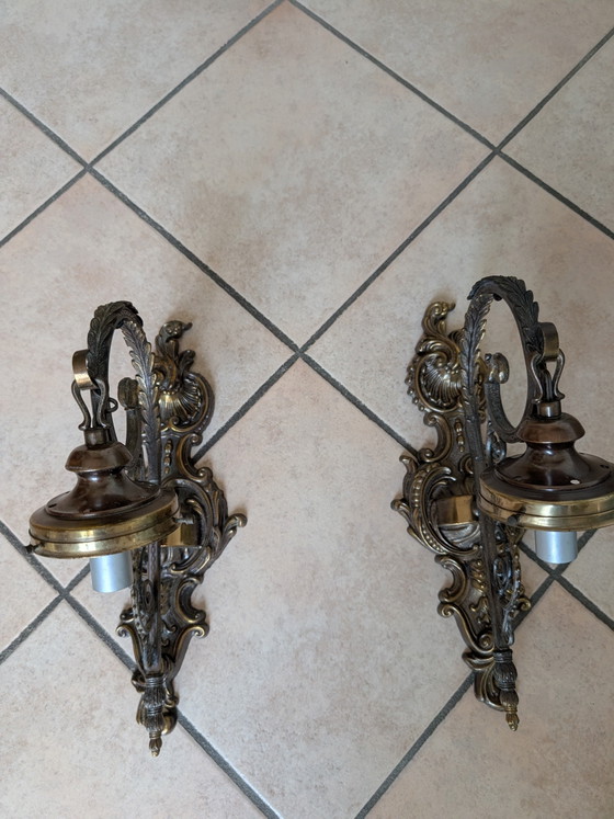 Image 1 of Set van twee wandlampen van gepolijst messing en artistiek glas – Liberty / Art Deco / Klassieke stijl