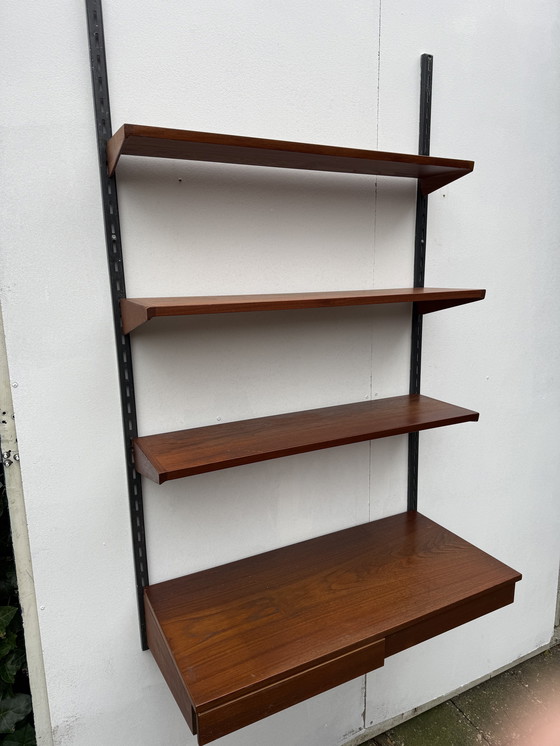 Image 1 of Kai Kristiansen Teakholz-Schreibtisch-Wandregal-Set aus den 1960er Jahren