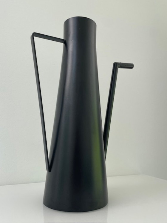 Image 1 of Annaffiatoio/vaso di design minimalista "Portici" in ferro nero opaco