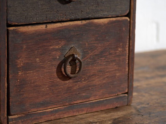 Antica cassettiera giapponese piccola laccata con due cassetti – Giappone, circa 1910 – Cassettiere, Leather (photo 31 of 40)