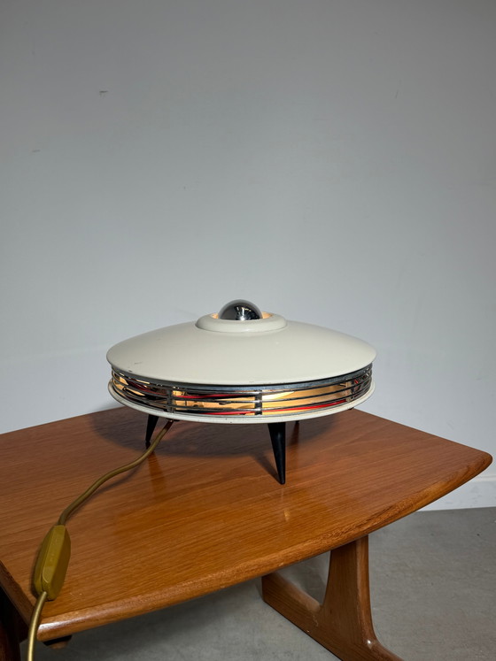 Lampada da tavolo vintage a forma di UFO dell'era spaziale. – Lampade da tavolo (photo 5 of 6)