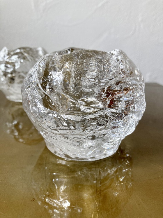 Image 1 of Paire de bougeoirs « Snowball » – Ann Wolff pour Kosta Boda, Suède (1973)