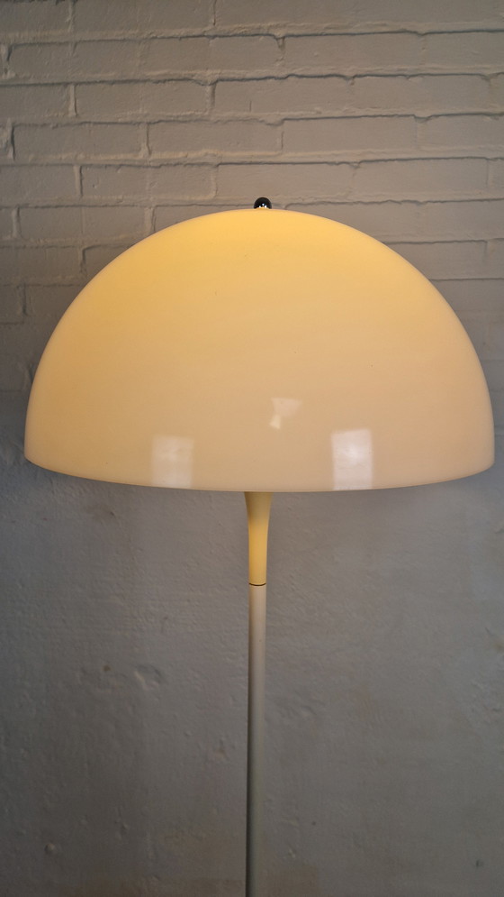 Image 1 of Lampadaire Panthella de Louis Poulsen