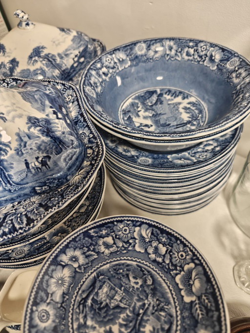 VINTAGE SCOTTISH TABLEWAREBrand: Britannia Pottery Co Ltd (Glasgow)Pattern: "Rural England"Period: 1920s - 1950sAuthentic