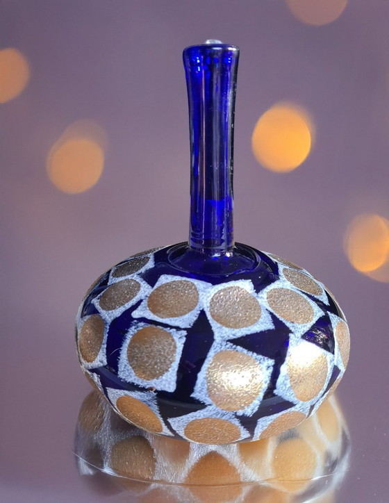 Image 1 of Entwurf Bengt Lindberg, Titel: "Goldblattblaue Glasvase".