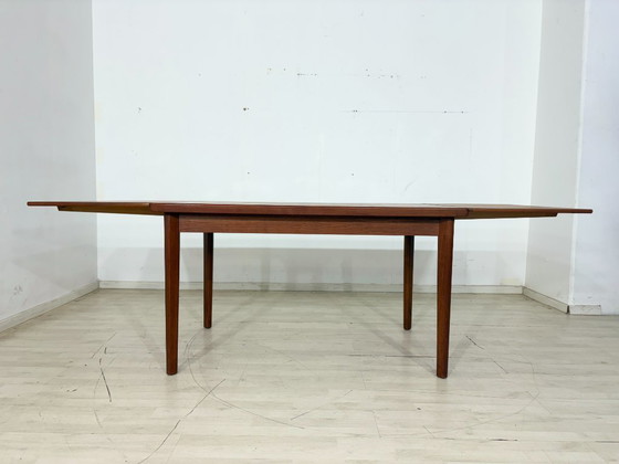 Image 1 of Teakhouten eettafel uit de jaren 60 / Eettafel in mid-century stijl / Vintage teakhouten eettafel