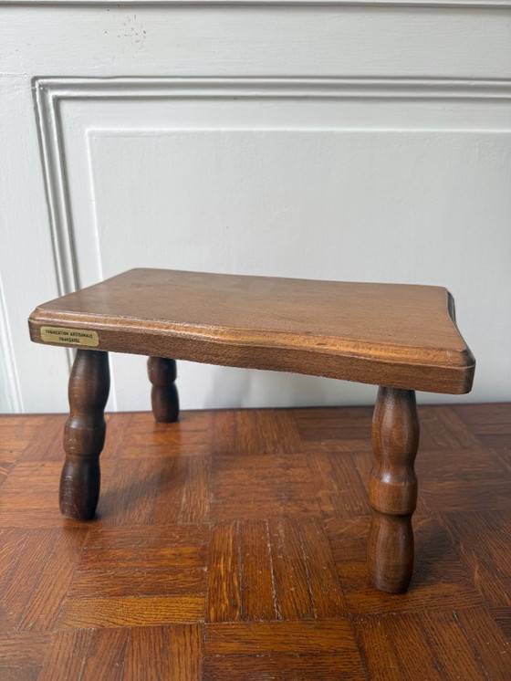 Image 1 of Ancien tabouret de traite en bois