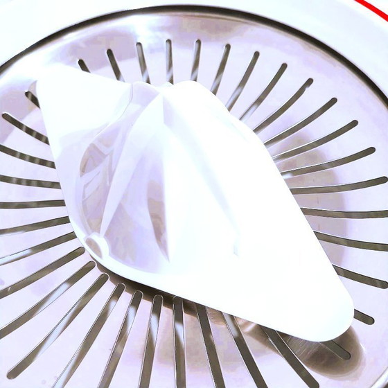 Image 1 of Christmas gift Beautiful citrus press from Bugatti Design