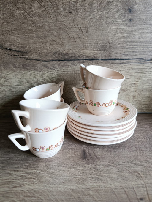 6 tazas y platillos Art Déco, años 30, modelo Betty de Longwy (Francia)