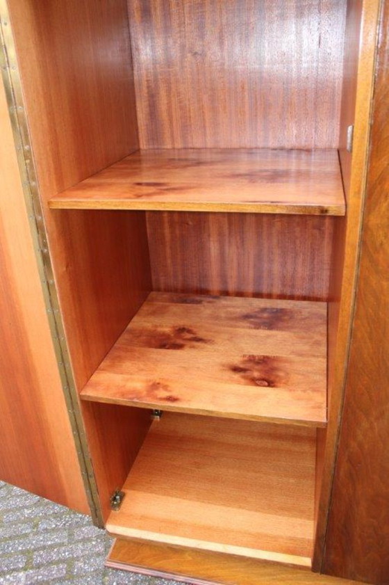 Image 1 of Vintage (jaren 30-50) 3-deurs houten kledingkast, 2x 1/3 leg en 1/3 hang