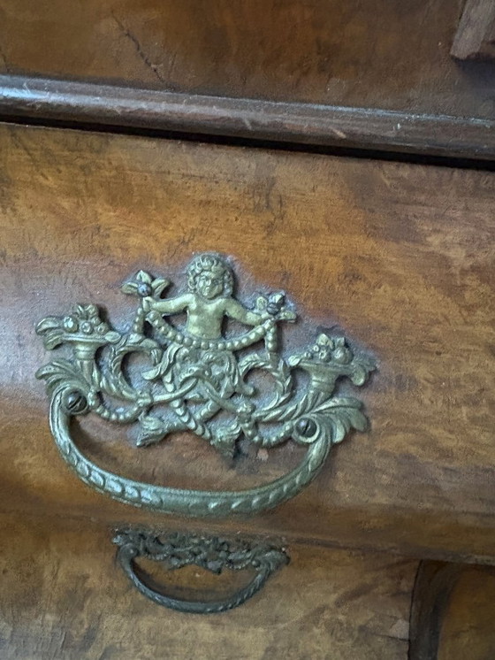 Image 1 of Secrétaire de cabinet ancien en forme de bombe ou de ventre