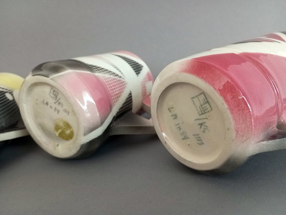 Image 1 of 4 abstrakt/postmoderne, spritzdekorierte Studio-Keramikbecher, 1984