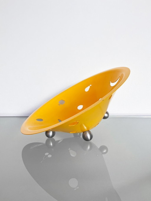 Vintage 1980s yellow metal fruit bowl