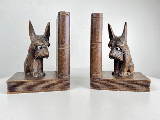 Image 1 of Vintage handgesneden houten honden boekensteunen - Scottie Terrier boekensteunen - Rustiek Bibliotheekdecor