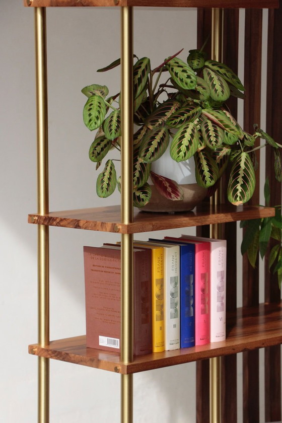 Image 1 of Divisorio per ambienti illuminato - Noce e ottone