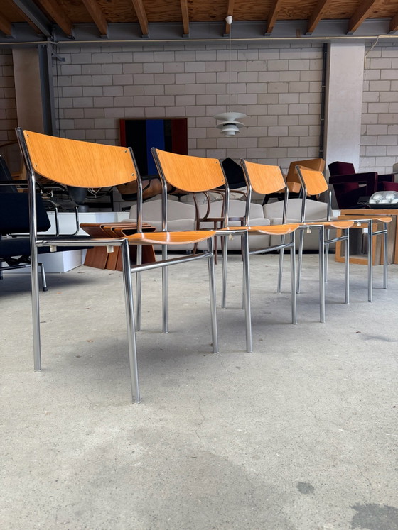 Chaise empilable vintage Gijs van der Sluis (stock: 13), Chaises de salle à manger, Bois, Chrome, Marron (photo 2 sur 15)