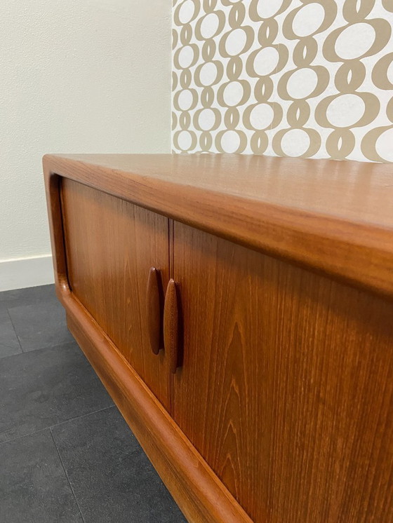 Image 1 of Mobile basso/TV vintage di Dyrlund con ante a serrandina