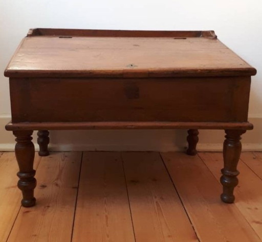Antiek schuin schrijfbureau van Louis Philippe – Wood, Brass
