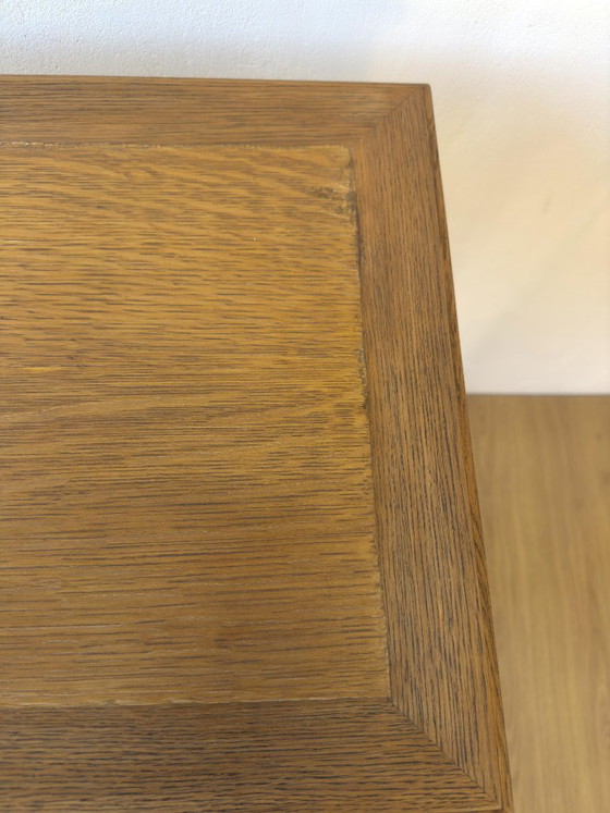 Image 1 of Oude eikenhouten bijzettafel uit de jaren 50.