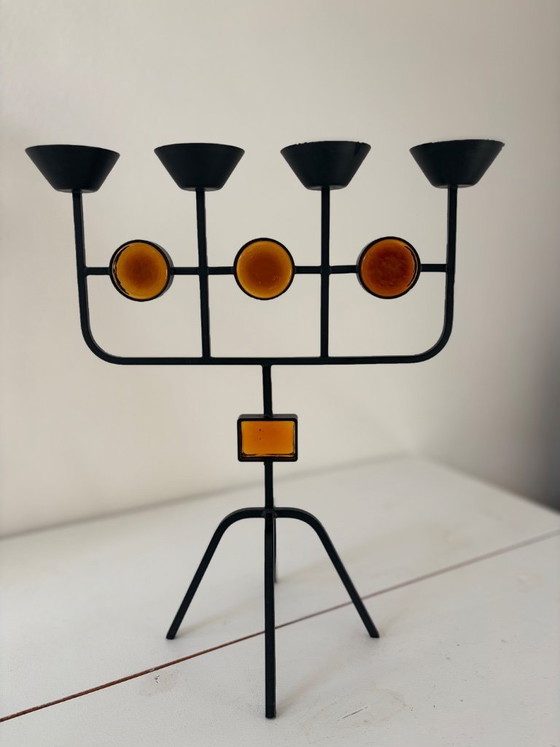 Image 1 of Gunnar Ander (attribuito) per Ystad-Metall – Candelabro in ferro battuto e vetro ambrato, Svezia, anni '60