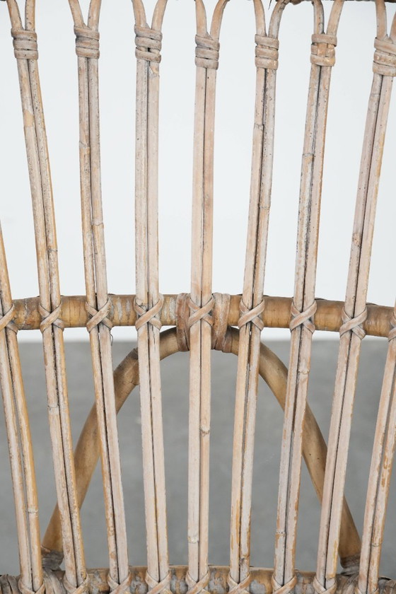 Image 1 of Sillón de ratán de diseño holandés de los años 50 con respaldo alto.