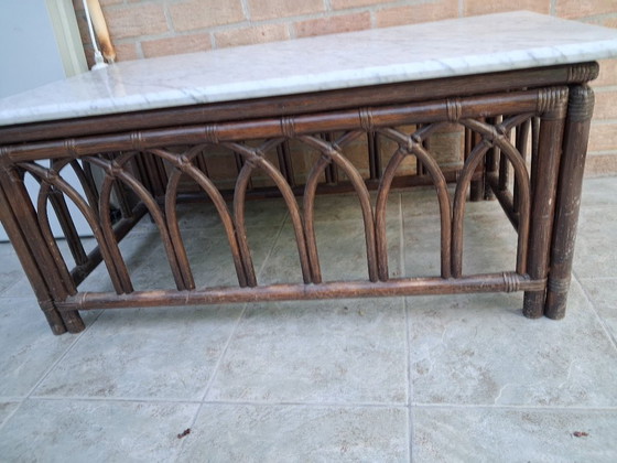 Image 1 of Table basse