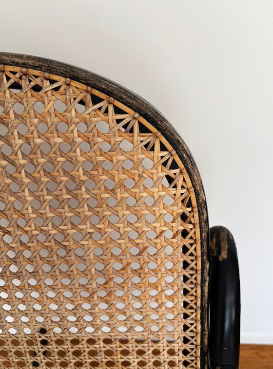 Vintage Schommelstoel Thonet Stijl, Zwart Gebogen Hout En Riet – Schommelstoelen, Wood (photo 6 of 8)