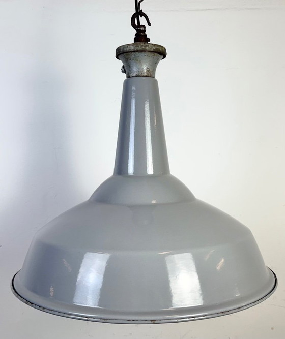 Image 1 of Grande suspension industrielle en émail gris britannique de la marque Benjamin, années 1960