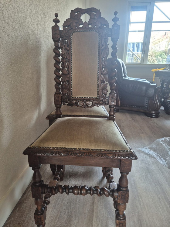 Image 1 of 4 sillas antiguas. También disponibles individualmente.