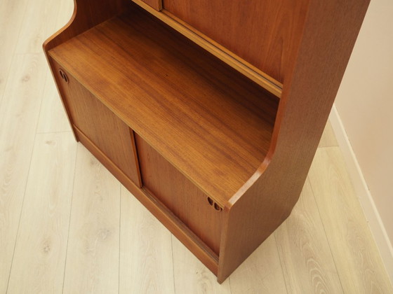 Libreria danese impiallacciata in teak con ante scorrevoli, anni '70, Librerie, Legno, Marrone (foto 12 di 15)