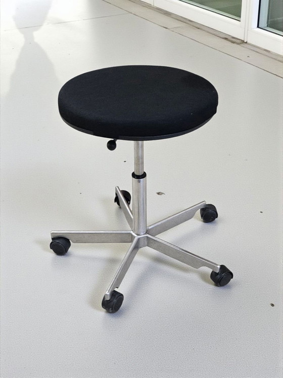 Image 1 of Design Bauhaus Fritz Hansen Büro Arbeits Rollhocker Hocker Stuhl Made in Denmark Arbeitshocker