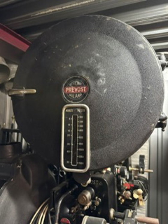 Image 1 of Bellissimo proiettore Prevost Milano vintage da 35 mm come pezzo decorativo